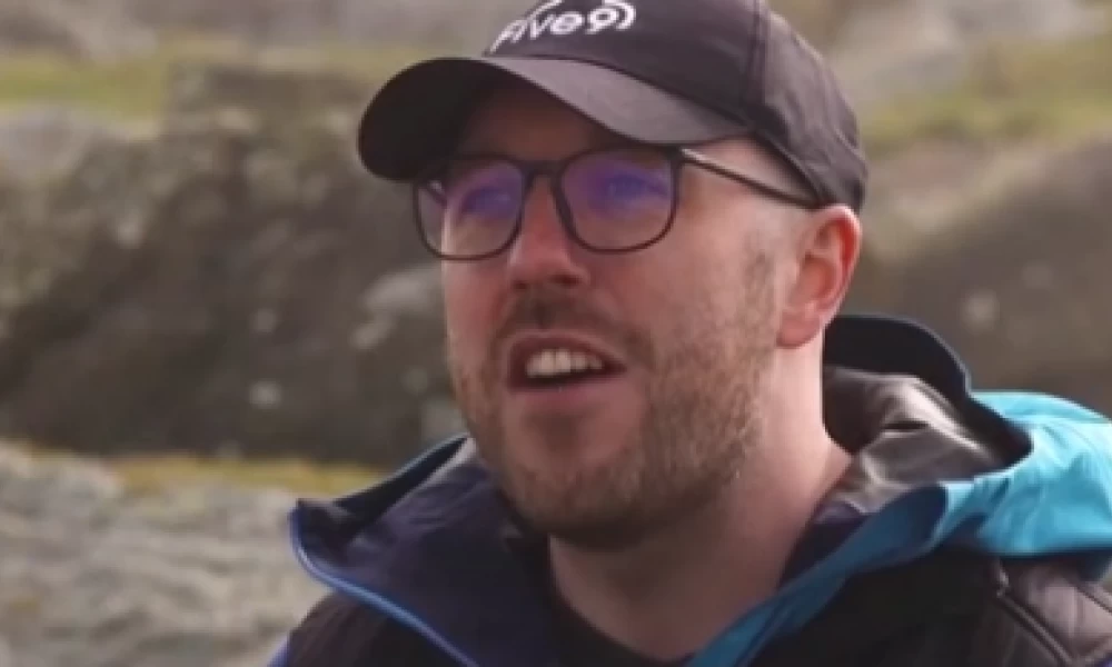 Σκωτία: Υπάλληλος εργάζεται στα βουνά και κάνει τηλεργασία